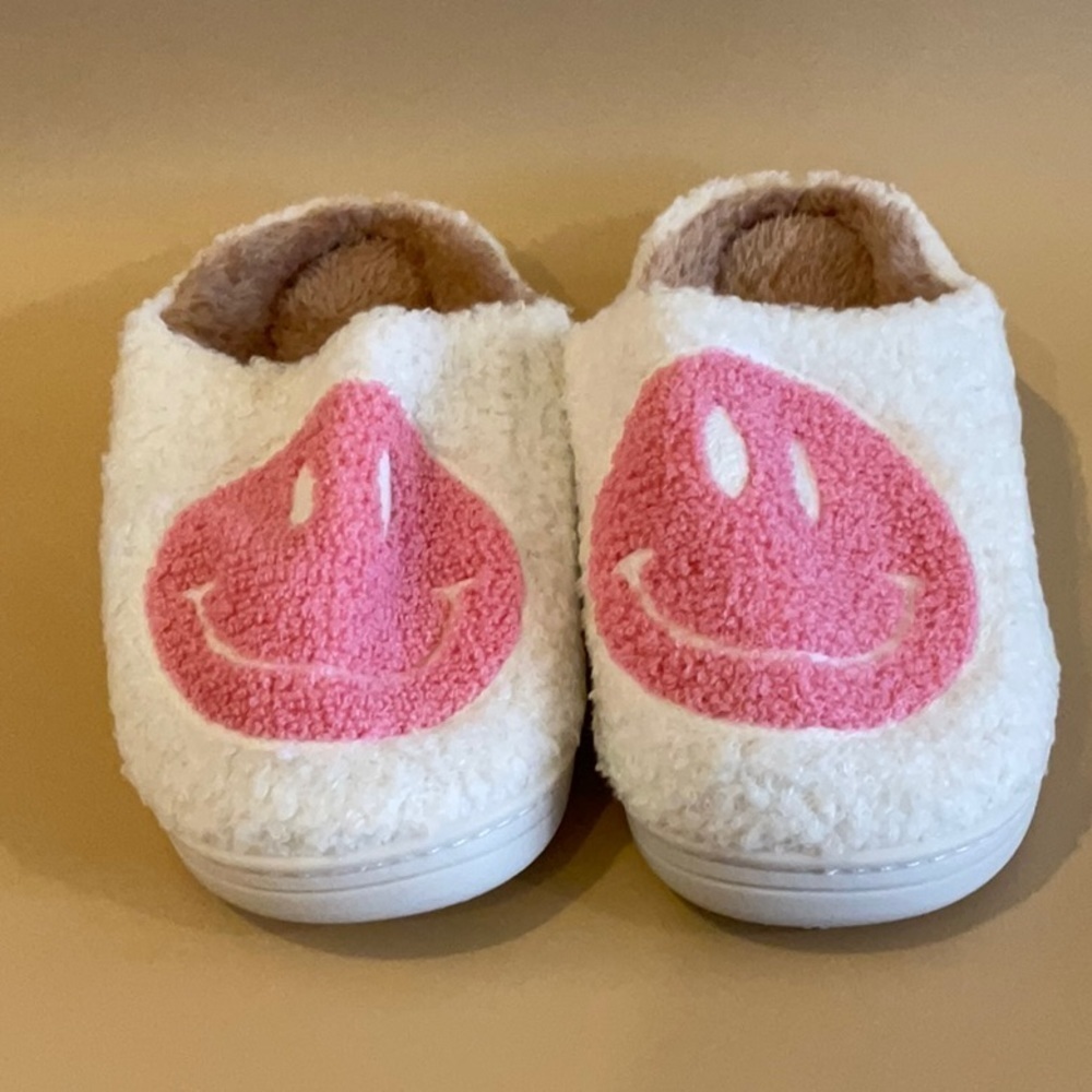 Smile face slipper pink